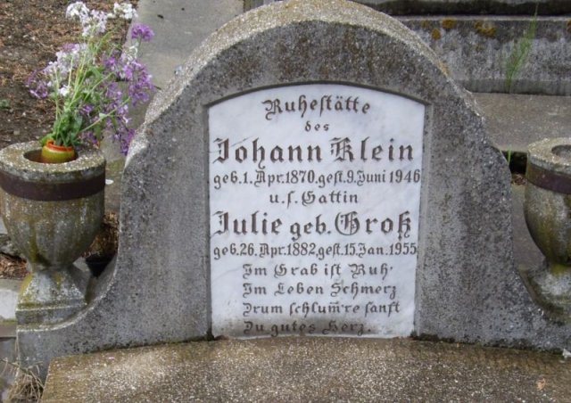Klein Johann 1870-1946 Gross Julianna 1882-1955 Grabstein